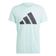 T-shirt adidas Brand Love Tee