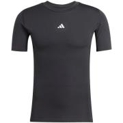 T-shirt adidas -