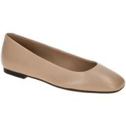 Ballerina's Ecco -
