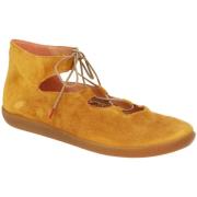 Mocassins Think -