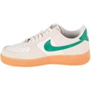 Lage Sneakers Nike Air Force 1 07 LV8