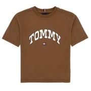 T-shirt Korte Mouw Tommy Hilfiger VARSITY RAISED PRINT TEE SS
