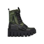 Enkellaarzen United nude -