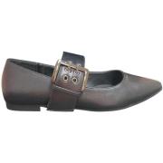 Ballerina's Marina Galanti punk