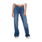 Straight Jeans Only -
