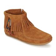 Laarzen Minnetonka CONCHO FEATHER SIDE ZIP BOOT