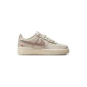 Lage Sneakers Nike Air Force 1 LV8 Beige GS