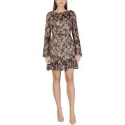 Korte Jurk Guess LS ILENIA PLEAT DRESS W6RK37 WJ712