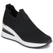 Lage Sneakers Xti -