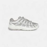 Lage Sneakers Nike P-6000 Sail Light Bone Cream (Women's)