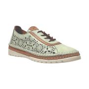 Ballerina's Madory Akans