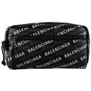 Toilettas Balenciaga -