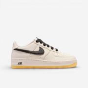 Lage Sneakers Nike Air Force 1 Low LV8 Soft Pearl Gum Black (GS)