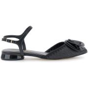 Ballerina's Café Noir C1EG9011