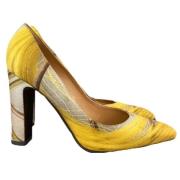 Pre-owned Fabric heels Hermès Vintage , Yellow , Dames