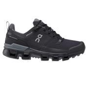 Zwarte platte schoenen voor outdoor trekking On Running , Black , Dame...