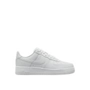 Frisse Leren Sneakers met Geperforeerde Neus Nike , White , Heren