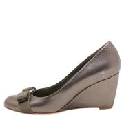 Pre-owned Leather heels Salvatore Ferragamo Pre-owned , Gray , Dames