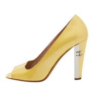 Pre-owned Leather heels Chanel Vintage , Yellow , Dames