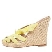 Pre-owned Fabric sandals Christian Louboutin Pre-owned , Yellow , Dame...