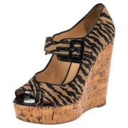 Pre-owned Raffia sandals Christian Louboutin Pre-owned , Brown , Dames