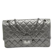 Pre-owned Leather chanel-bags Chanel Vintage , Gray , Dames