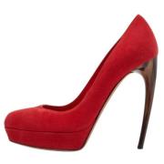 Pre-owned Suede heels Alexander McQueen Pre-owned , Red , Dames