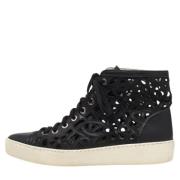 Pre-owned Lace sneakers Chanel Vintage , Black , Dames