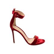 Pre-owned Velvet heels Gianvito Rossi Pre-owned , Red , Dames