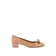 Vara Bow Lakleren Pumps Salvatore Ferragamo , Beige , Dames