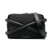 Zwarte Nylon Harnas Camera Tas Alexander McQueen , Black , Heren