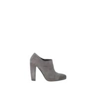 Pre-owned Suede heels Prada Vintage , Gray , Dames