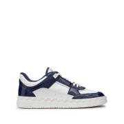 Blauwe Sneakers met Rockstud Versiering Valentino Garavani , Blue , He...