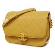 Pre-owned Fabric chanel-bags Chanel Vintage , Yellow , Dames