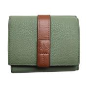 Pre-owned Leather wallets Loewe Pre-owned , Green , Dames