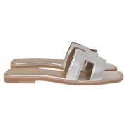 Pre-owned Leather sandals Hermès Vintage , Gray , Dames