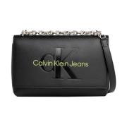 Zwarte tassen met gebeeldhouwde klep Calvin Klein , Black , Dames