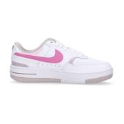 Witte lage schoen met roze en violette accenten Nike , White , Dames