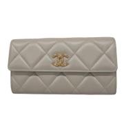 Pre-owned Leather wallets Chanel Vintage , Gray , Dames