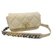 Pre-owned Leather chanel-bags Chanel Vintage , Beige , Dames