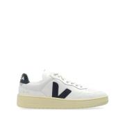 Witte Leren Sneakers met Geperforeerde Neus Veja , White , Heren