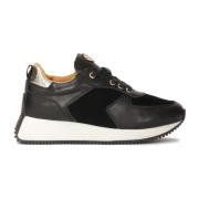 Zwarte sneakers op een verhoogde witte zool Kazar , Black , Dames