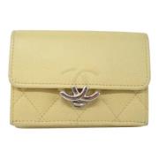 Pre-owned Leather wallets Chanel Vintage , Yellow , Dames