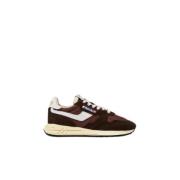 Urban stijl sneakers met gebarsten leer Autry , Brown , Dames