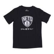 Brooklyn Nets Logo Tee Essential Crafted Nike , Black , Heren