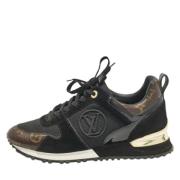 Pre-owned Canvas sneakers Louis Vuitton Vintage , Brown , Dames