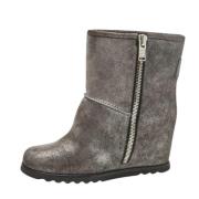 Pre-owned Suede boots Marc Jacobs Pre-owned , Gray , Dames