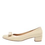 Pre-owned Leather heels Salvatore Ferragamo Pre-owned , Beige , Dames