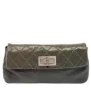 Pre-owned Leather clutches Chanel Vintage , Gray , Dames