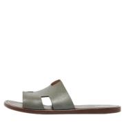 Pre-owned Leather sandals Hermès Vintage , Gray , Dames